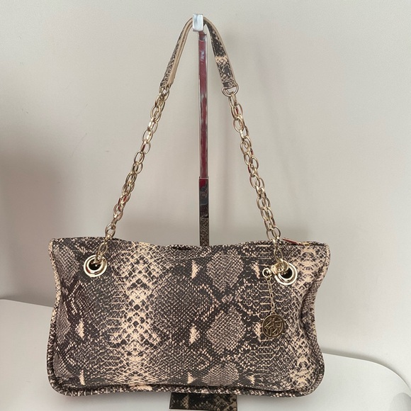 DKNY Elegant Brown Snakeskin Shoulder Bag with Chain Strap - Picture 5 of 7